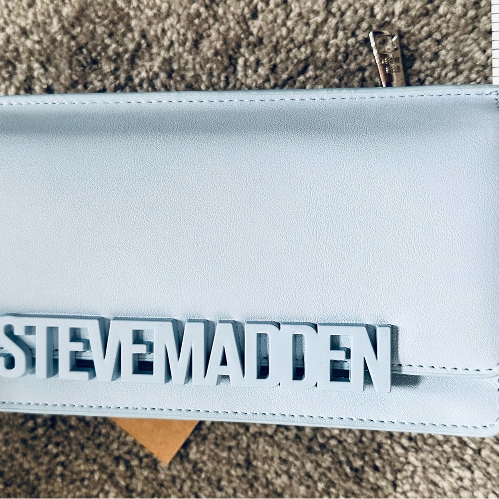 Steve Madden BCabbyy Faux Leather Wristlet Ice Blue - Picture 4 of 10